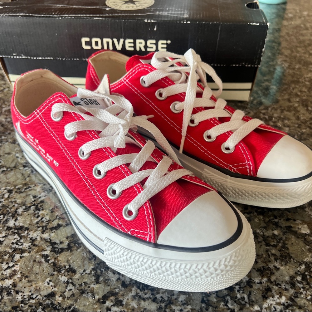 Converse Abby Sunderland Women’s Low Top Red Sneakers
